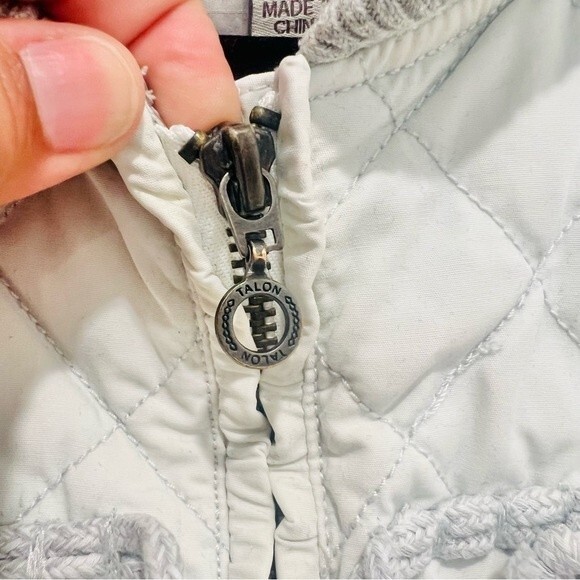 Eddie Bauer Women’s Down Filled Quilted Puffer Vest Zip Up & Toggles Size Large - Picture 9 of 12